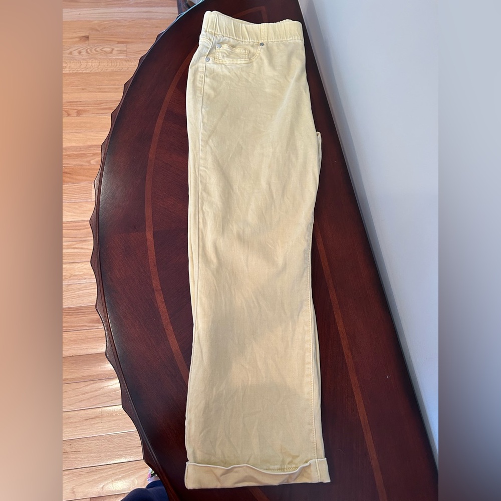 Liverpool Butter Yellow Pants Size 8